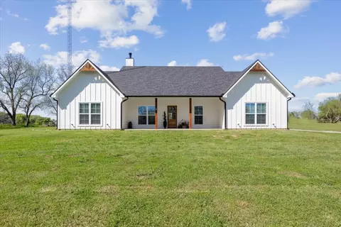 Exterior - 1290 Cr 4040, Ector, TX 75439 photo 2 of 6
