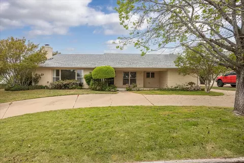 5010 Rio Vista Dr, Granbury, TX 76049