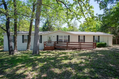 5950 Cherokee Ln, Malakoff, TX 75148