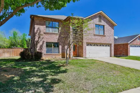 2821 Custer Dr, Corinth, TX 76210