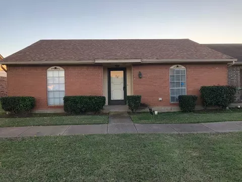 84 E Mountain Creek Dr #20, Grand Prairie, TX 75052