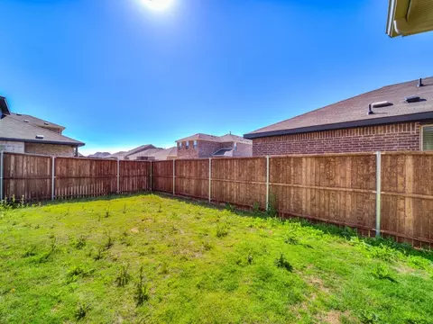 Exterior - 1704 Wayne Ln, Celina, TX 75009 photo 6 of 9