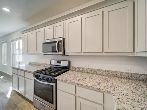 Kitchen - 1704 Wayne Ln, Celina, TX 75009 photo 4 of 6