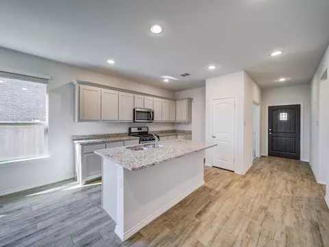Kitchen - 1704 Wayne Ln, Celina, TX 75009 photo 2 of 6