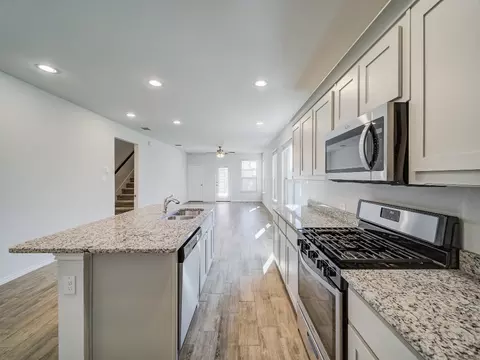 Kitchen - 1704 Wayne Ln, Celina, TX 75009 photo 3 of 6