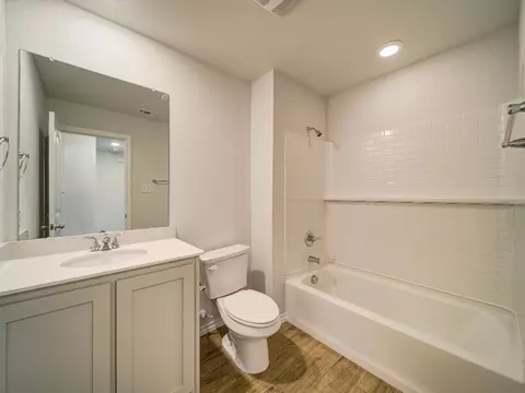 Bath - 1704 Wayne Ln, Celina, TX 75009 photo 4 of 4