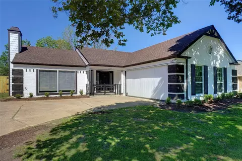 1329 Huntington Dr, Mesquite, TX 75149