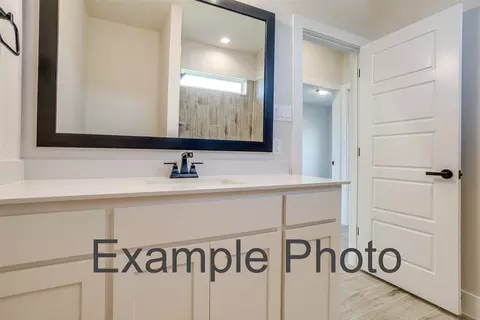 Bath - 7005 Ranch Vw, Springtown, TX 76082 photo 4 of 5