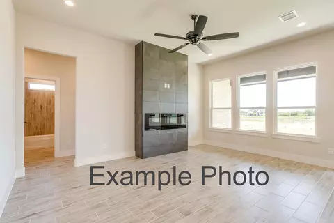 Living - 7005 Ranch Vw, Springtown, TX 76082 photo 4 of 4