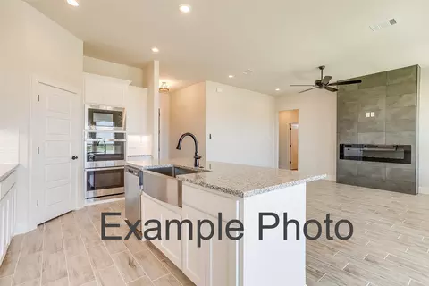 Kitchen - 7005 Ranch Vw, Springtown, TX 76082 photo 5 of 6