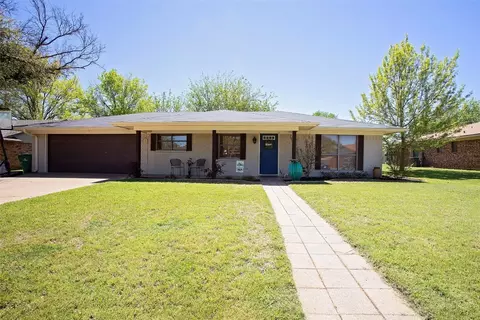 1212 Randy Dr, Graham, TX 76450