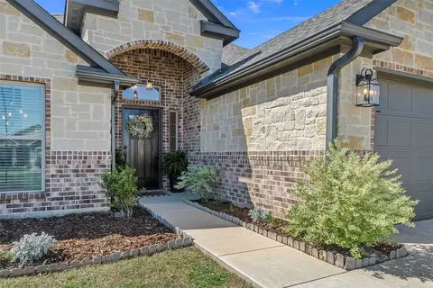651 W Gould St, Pilot Point, TX 76258