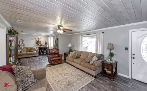 Living - 2545 Doc Steed Rd, Minden, LA 71055 photo 2 of 3