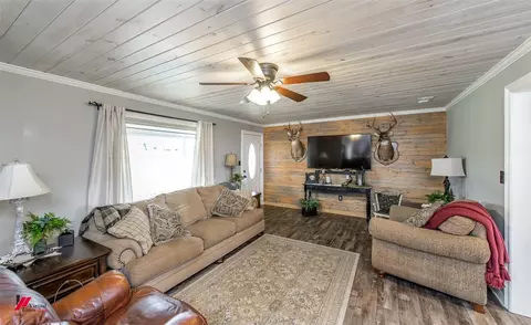 Living - 2545 Doc Steed Rd, Minden, LA 71055 photo 3 of 3