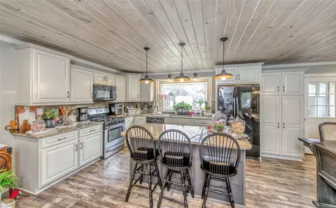Kitchen - 2545 Doc Steed Rd, Minden, LA 71055 photo 4 of 4