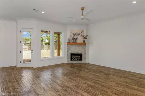 Living - 123 Sitka Loop, Haughton, LA 71037 photo 1 of 3