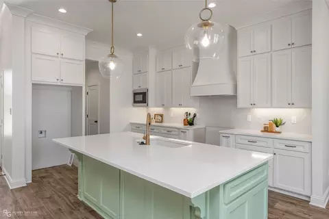 Kitchen - 123 Sitka Loop, Haughton, LA 71037 photo 1 of 3