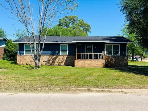 400 Blackjack St, Winnsboro, TX 75494