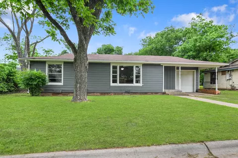 105 Moon St, Cleburne, TX 76033
