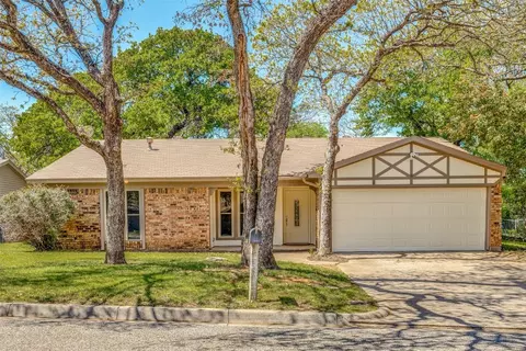 4204 Blossom Trl, Arlington, TX 76016