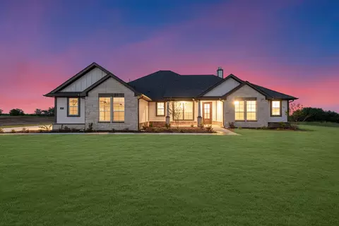 150 Big Bend Trl, Valley View, TX 76272