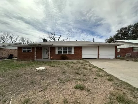 1023 E San Antonio St, Kermit, TX 79745
