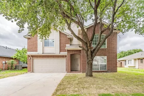 717 Cardinal Dr, Saginaw, TX 76131