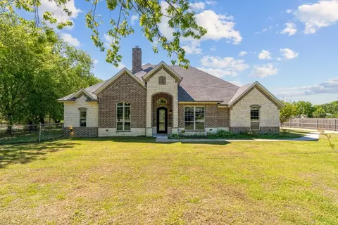 111 Silverwood Dr, Ovilla, TX 75154