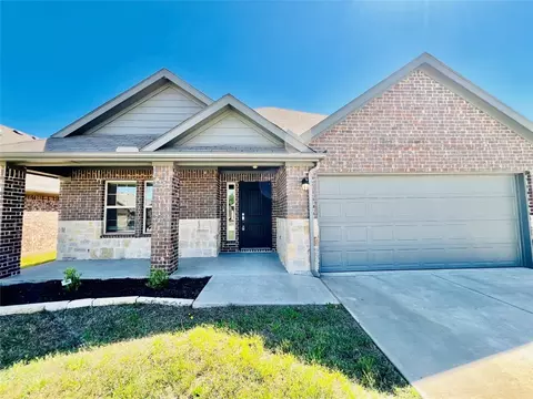 137 Frank St, Greenville, TX 75402