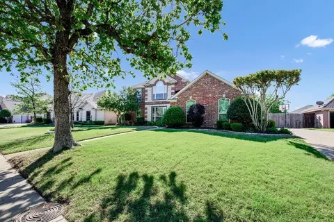 225 Flagstone Dr, Burleson, TX 76028