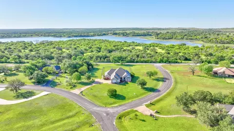 1902 Circleview Dr, Weatherford, TX 76087