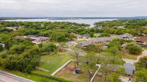 5323 Mission Cir, Granbury, TX 76049