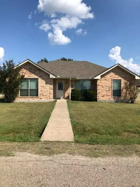 332 Flying Bridge Dr, Gun Barrel City, TX 75156