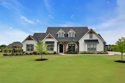 3700 Stardust Ln, Northlake, TX 76226