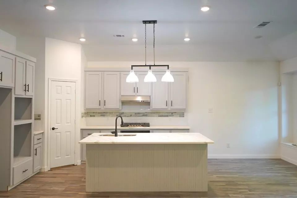 Kitchen - 2834 Prosperity Ave, Dallas, TX 75216 photo 1 of 4