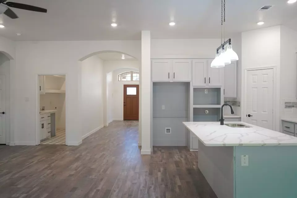 Kitchen - 2834 Prosperity Ave, Dallas, TX 75216 photo 4 of 4