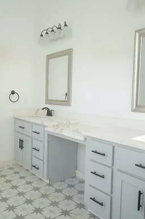Bath - 2834 Prosperity Ave, Dallas, TX 75216 photo 5 of 7