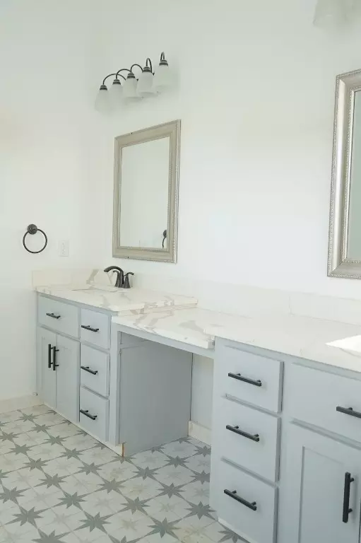 Bath - 2834 Prosperity Ave, Dallas, TX 75216 photo 3 of 7