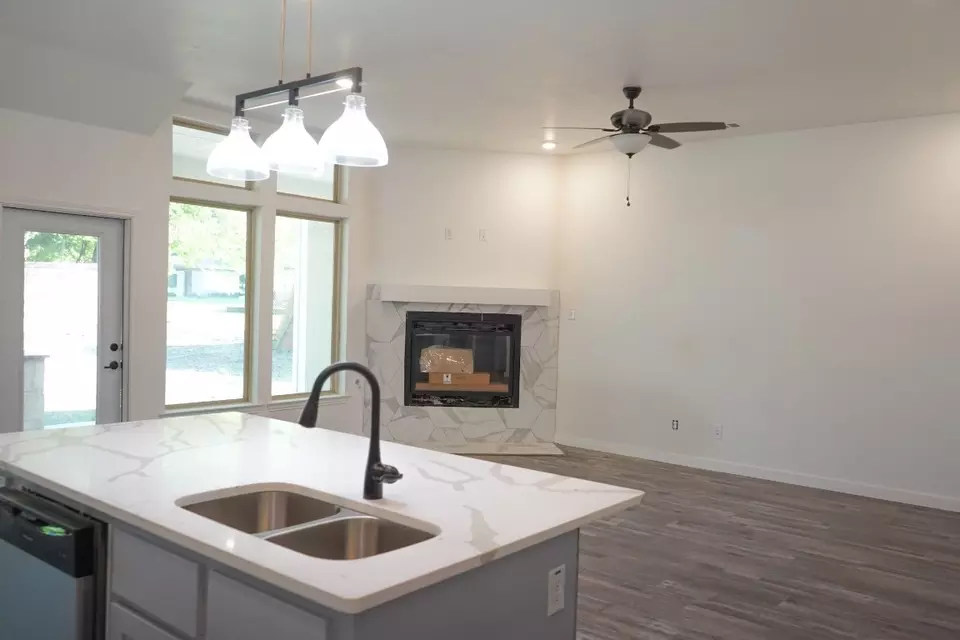 Kitchen - 2834 Prosperity Ave, Dallas, TX 75216 photo 2 of 4