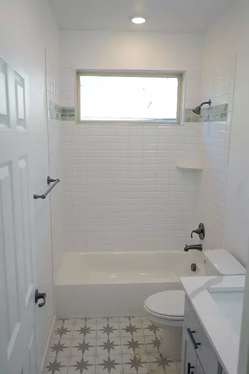 Bath - 2834 Prosperity Ave, Dallas, TX 75216 photo 1 of 7