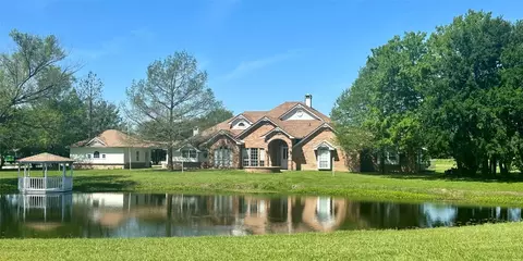 1050 Red Oak Dr, Kaufman, TX 75142