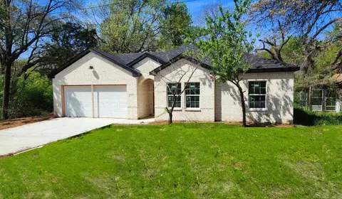 5305 Woodsboro Dr, Balch Springs, TX 75180