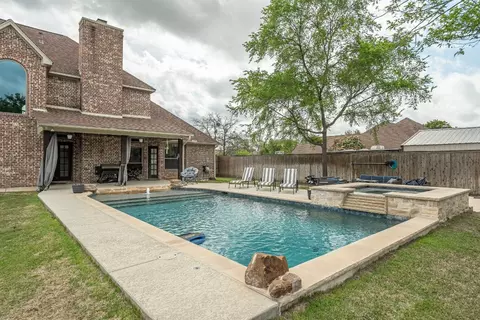 105 Bent Oak Dr, Krugerville, TX 76227