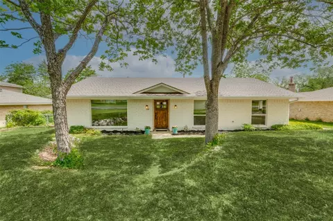 1027 Tower Dr, Cedar Hill, TX 75104