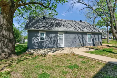 Exterior - 1830 Clark Dr, Denison, TX 75020 photo 4 of 11