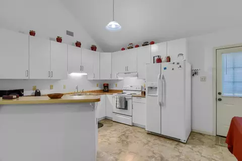 Kitchen - 1830 Clark Dr, Denison, TX 75020 photo 2 of 3