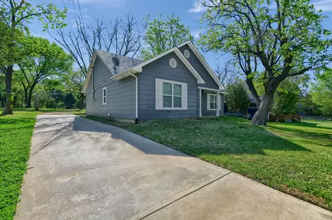 Exterior - 1830 Clark Dr, Denison, TX 75020 photo 3 of 11