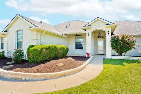 6013 Red Bud Rd, Fort Worth, TX 76135
