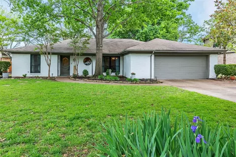6908 Meadow Park S, North Richland Hills, TX 76180