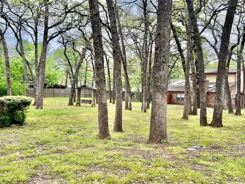 1332 Mockingbird Dr, Grapevine, TX 76051 photo 2